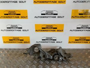 Usados Soporte de bomba de aire acondicionado Seat Ibiza ST (6J8) 1.2 TDI Ecomotive Precio € 44,99 Norma de margen ofrecido por Autodemontage Gout