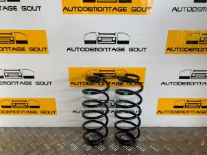Usagé Ressort de torsion arrière Peugeot 108 1.0 12V Prix € 39,99 Règlement à la marge proposé par Autodemontage Gout