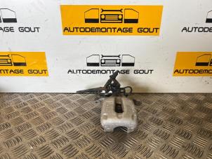 Usagé Etrier de frein (pince) arrière droit Volkswagen Golf VI (5K1) 1.4 TSI 122 16V Prix € 29,99 Règlement à la marge proposé par Autodemontage Gout