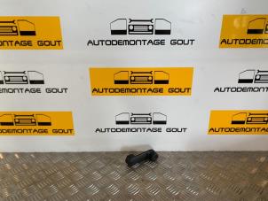 Usagé Manivelle de vitre Renault Kangoo Express (FW) 1.5 dCi 90 FAP Prix € 9,95 Règlement à la marge proposé par Autodemontage Gout