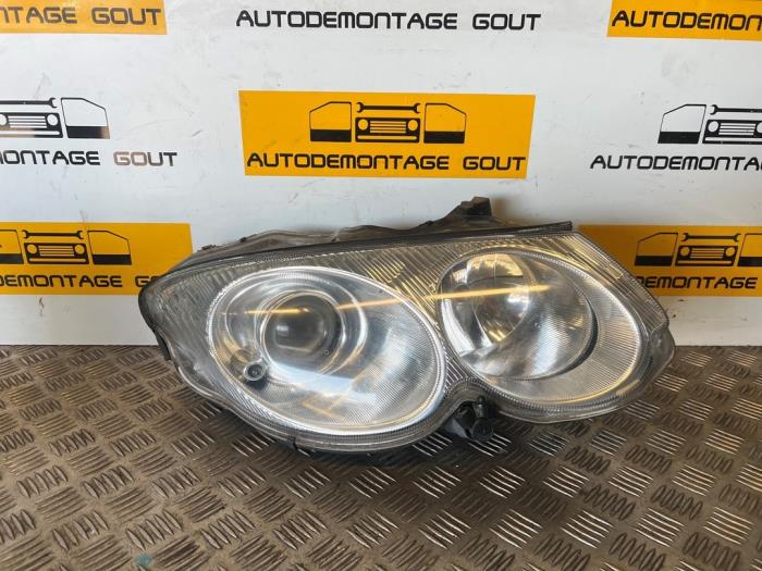 Używane Reflektor prawy Chrysler 300 M 2.7 V6 24V Cena € 69,99 Procedura marży oferowane przez Autodemontage Gout