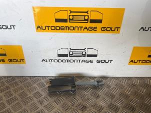 Used Door stop 2-door, right Chrysler Crossfire 3.2 V6 18V Price € 19,99 Margin scheme offered by Autodemontage Gout