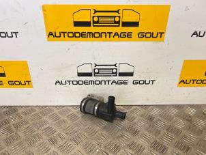 Usados Bomba de agua adicional Audi TT (8N3) 1.8 20V Turbo Quattro Precio € 39,99 Norma de margen ofrecido por Autodemontage Gout