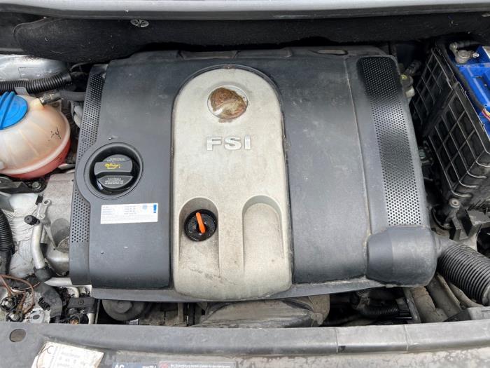 Engine from a Volkswagen Touran (1T1/T2) 1.6 FSI 16V 2003