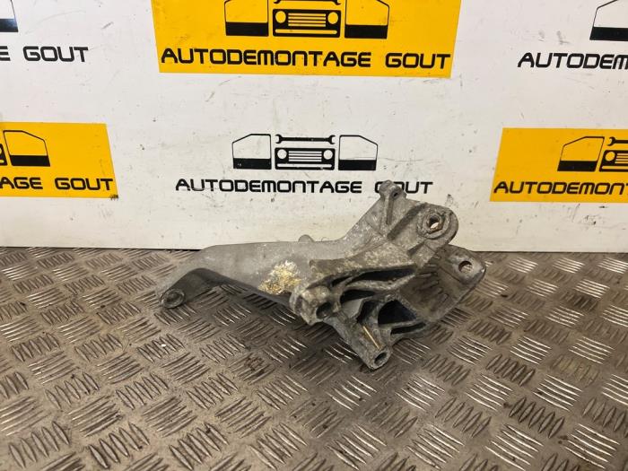 Gearbox mount from a MINI Mini Cooper S (R53) 1.6 16V 2007