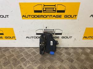 Usagé Serrure portière mécanique 4portes avant droite Volkswagen Golf V (1K1) 1.6 FSI 16V Prix € 19,99 Règlement à la marge proposé par Autodemontage Gout