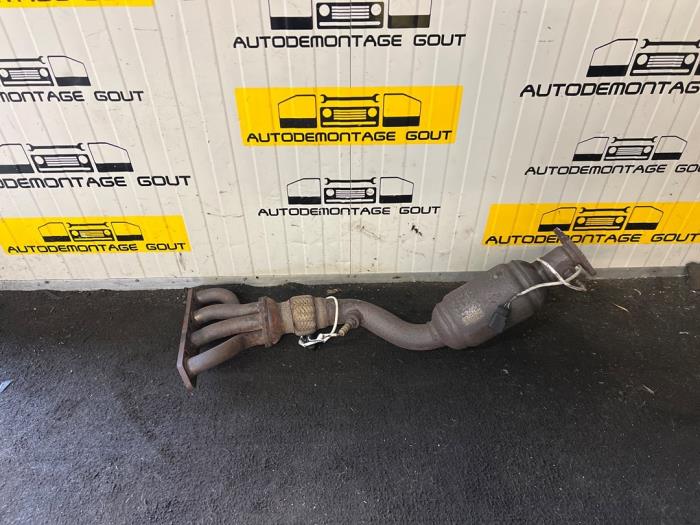 Exhaust manifold + catalyst from a MINI Mini One/Cooper (R50) 1.6 16V Cooper 2003