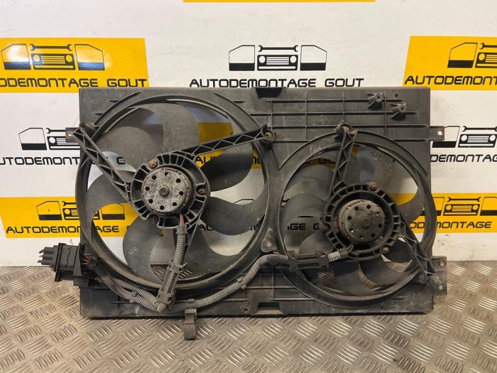 Używane Wentylator Audi TT Roadster (8N9) 1.8 T 20V Quattro Cena € 44,99 Procedura marży oferowane przez Autodemontage Gout