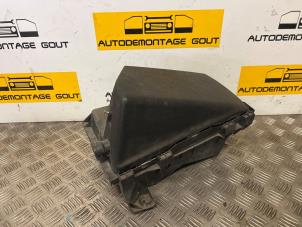 Używane Obudowa filtra powietrza Audi TT Roadster (8N9) 1.8 T 20V Quattro Cena € 34,99 Procedura marży oferowane przez Autodemontage Gout