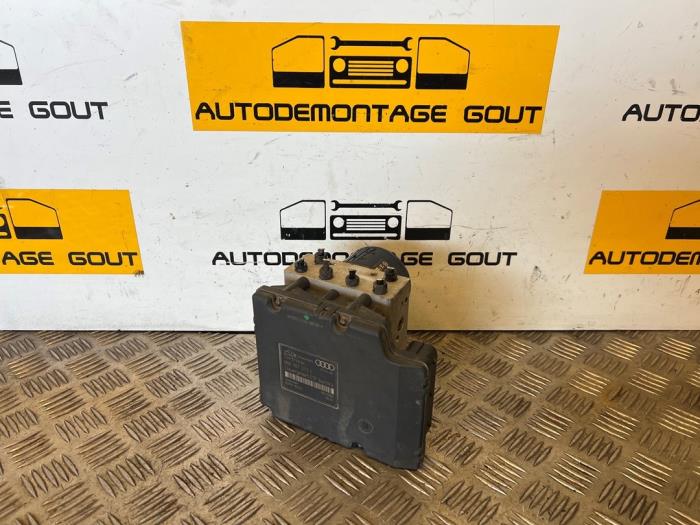Używane Pompa ABS Audi TT Roadster (8N9) 1.8 T 20V Quattro Cena € 125,00 Procedura marży oferowane przez Autodemontage Gout