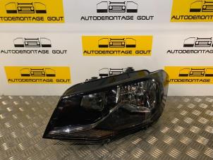Used Headlight, left Volkswagen Caddy IV Price € 99,95 Margin scheme offered by Autodemontage Gout