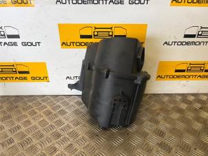 Używane Obudowa filtra powietrza Seat Ibiza IV (6J5) 1.2 TDI Ecomotive Cena € 14,99 Procedura marży oferowane przez Autodemontage Gout