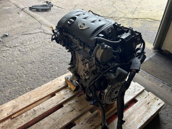 Engine from a MINI Mini (R56) 1.6 16V Cooper 2007