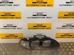 Gebrauchte Scheinwerferglas rechts BMW 5 serie (E39) Preis € 19,99 Margenregelung angeboten von Autodemontage Gout