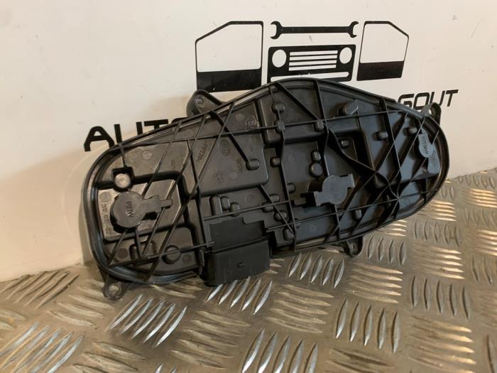 Circuito impreso de luz trasera derecha de un Volkswagen Transporter T6  2018