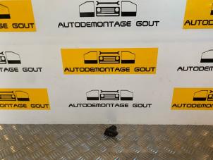 Usagé Commutateur clim Peugeot 107 Prix € 24,99 Règlement à la marge proposé par Autodemontage Gout
