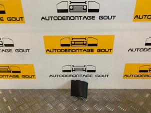 Used Boot lining left Mercedes SLK (R170) Price € 19,99 Margin scheme offered by Autodemontage Gout