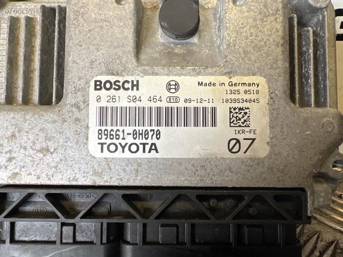 Cerradura de contacto y ordenador de un Toyota Aygo (B10) 1.0 12V VVT-i 2010