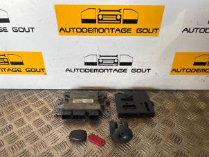 Używane Stacyjka + sterownik Renault Twingo II (CN) 1.2 16V Cena € 89,99 Procedura marży oferowane przez Autodemontage Gout