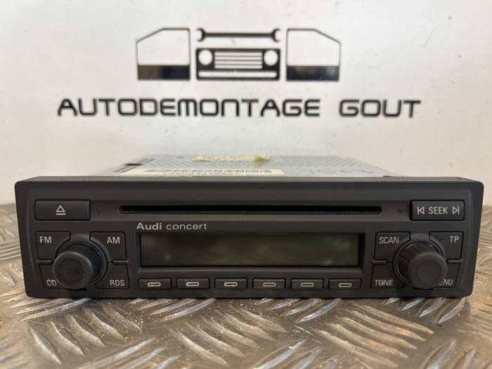 Radio CD Spieler van een Audi TT (8N3)  2005
