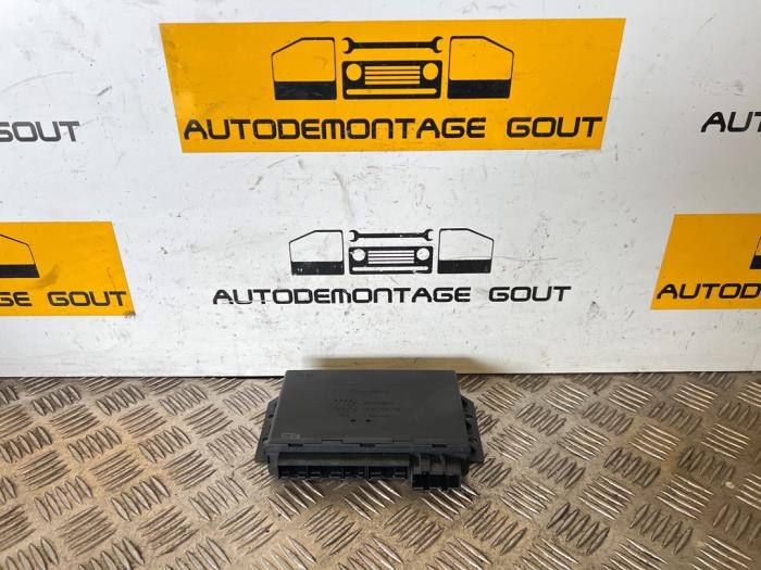 Używane Modul Comfort Audi TT (8N3) 1.8 T 20V Quattro Cena € 59,99 Procedura marży oferowane przez Autodemontage Gout