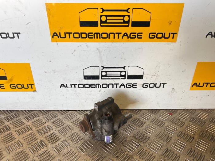 Usagé Pompe de direction Nissan Primastar 2.0 dCi 90 Prix € 39,99 Règlement à la marge proposé par Autodemontage Gout