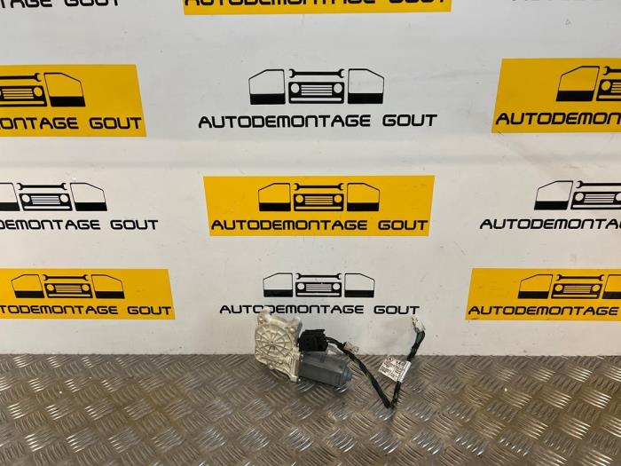 Usados Motor de ventanilla de puerta Mercedes Vito (639.6) 2.2 115 CDI 16V Precio € 24,99 Norma de margen ofrecido por Autodemontage Gout
