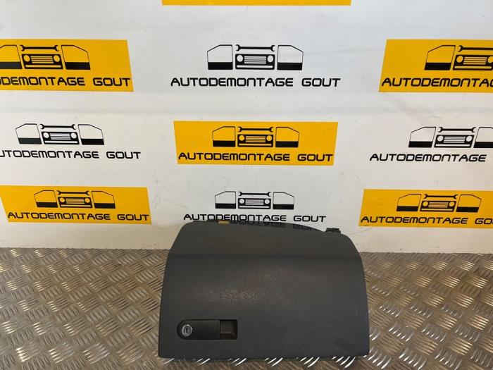 Begagnade Handskfack Volkswagen Transporter T5 2.5 TDi Pris € 34,99 Marginaltabell erbjuds av Autodemontage Gout