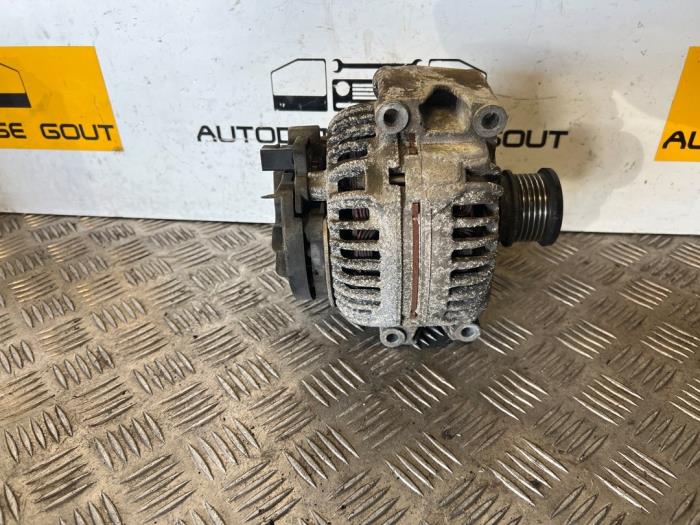 Dynamo d'un Mercedes-Benz Vito (639.6) 2.2 109 CDI 16V 2006