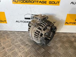 Dynamo d'un Mercedes-Benz Vito (639.6) 2.2 109 CDI 16V 2006