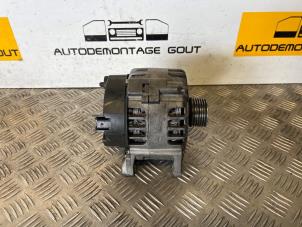 Dynamo van een Nissan Primastar 2.5 dCi 140 16V 2006