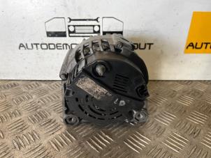 Dynamo van een Nissan Primastar 2.5 dCi 140 16V 2006