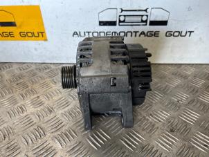 Dynamo van een Nissan Primastar 2.5 dCi 140 16V 2006