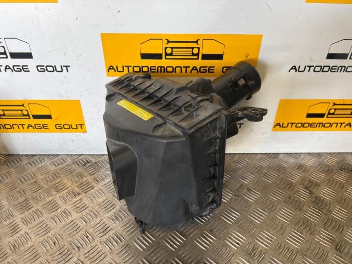 Begagnade Luftfilterhus Nissan 350 Z (Z33) 3.5 V6 24V Pris € 89,99 Marginaltabell erbjuds av Autodemontage Gout