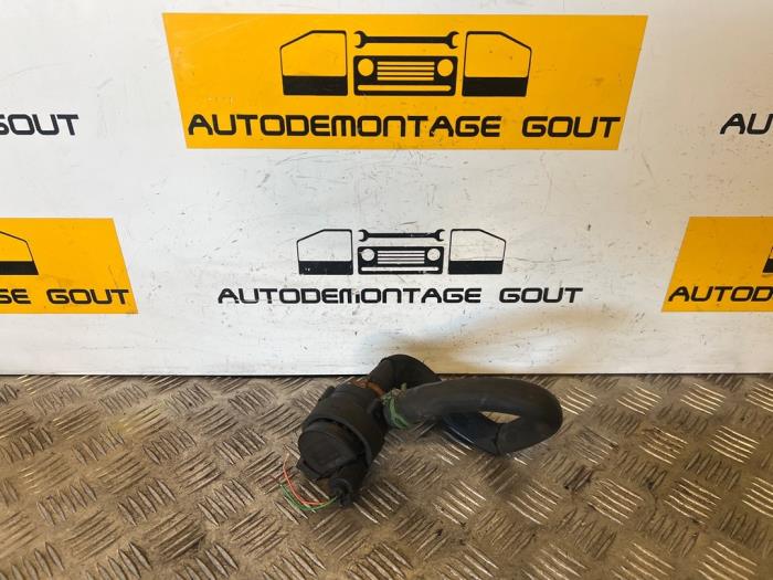 Begagnade Extra vattenpump Renault Trafic New (FL) 2.0 dCi 16V 115 Pris € 19,99 Marginaltabell erbjuds av Autodemontage Gout