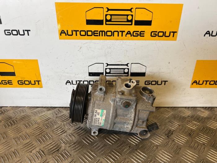 Usagé Pompe clim Volkswagen Caddy III (2KA,2KH,2CA,2CH) 1.9 TDI Prix € 24,99 Règlement à la marge proposé par Autodemontage Gout