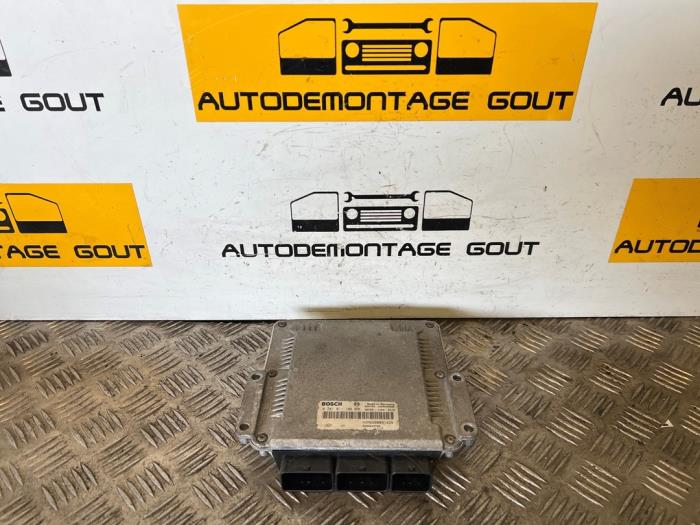 Used Engine management computer Renault Master II (FD/HD) 2.2 dCi 16V Price € 49,99 Margin scheme offered by Autodemontage Gout