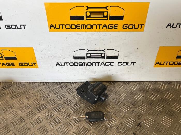 Używane Stacyjka + Kluczyk Volkswagen Crafter 2.5 TDI 30/32/35/46/50 Cena € 249,99 Procedura marży oferowane przez Autodemontage Gout