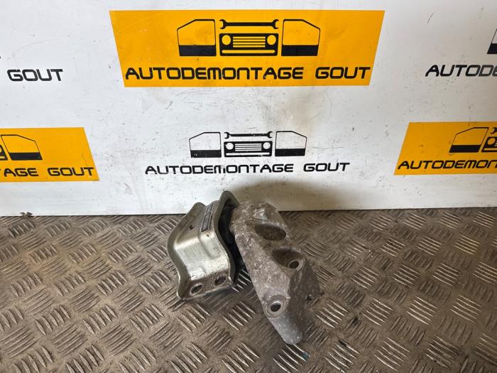 Used Engine mount Peugeot Boxer (U9) 2.2 HDi 130 Euro 5 Price € 15,00 Margin scheme offered by Autodemontage Gout