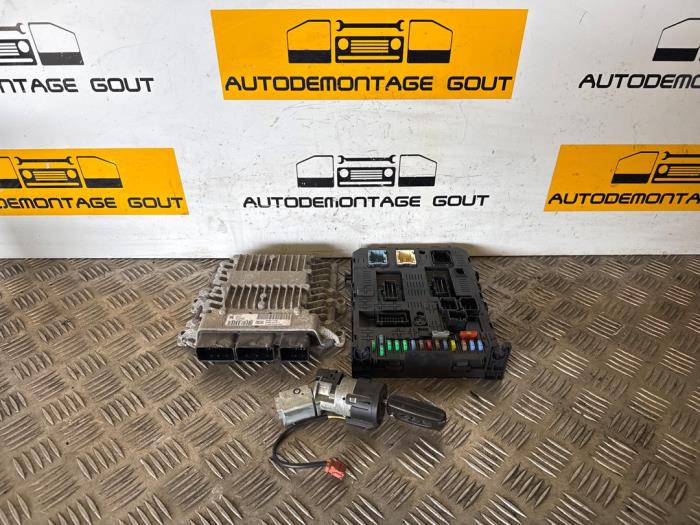 Used Ignition lock + computer Peugeot Expert (G9) 2.0 HDi 120 Price € 124,99 Margin scheme offered by Autodemontage Gout