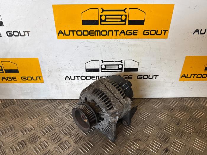 Used Dynamo Volkswagen Transporter T4 2.5 TDI Price € 24,99 Margin scheme offered by Autodemontage Gout