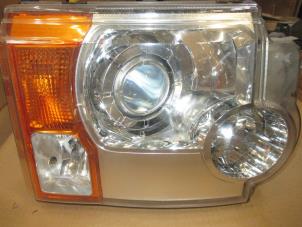 Used Headlight, right Landrover Discovery III (LAA/TAA) 2.7 TD V6 Price on request offered by Garage Callant