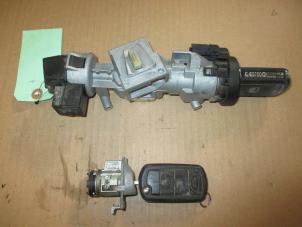 Used Set of locks Landrover Discovery III (LAA/TAA) Price € 151,25 Inclusive VAT offered by Garage Callant