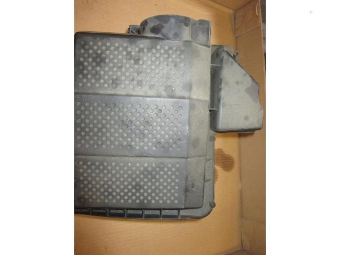 Begagnade Luftfilterhus Landrover Range Rover Sport (LS) 2.7 TDV6 24V Pris € 30,25 Inklusive moms erbjuds av Garage Callant