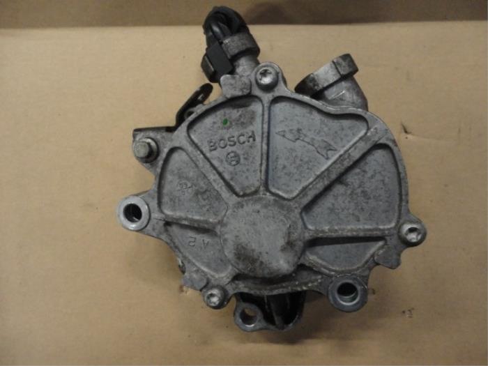 Brake servo vacuum pump Landrover Discovery III 2.7 TD V6 - LR019761 ...