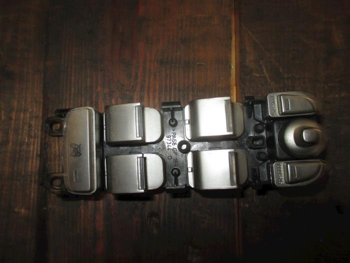 Usados Interruptor de ventanilla eléctrica Jaguar XF (CC9) 2.7 D V6 24V Precio € 60,50 IVA incluido ofrecido por Garage Callant