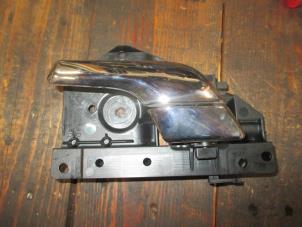 Usados Manija de puerta de 4 puertas izquierda delante Jaguar XF (CC9) 2.7 D V6 24V Precio € 30,25 IVA incluido ofrecido por Garage Callant