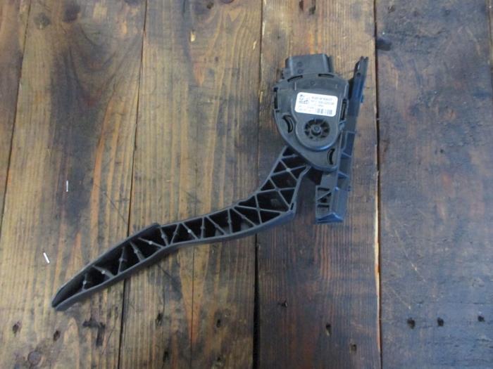Accelerator pedal Landrover Freelander II 2.2 tD4 16V LR031900