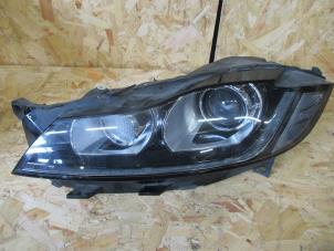 Używane Reflektor lewy Jaguar XF (X260) 2.0d 180 16V Cena na żądanie oferowane przez Garage Callant