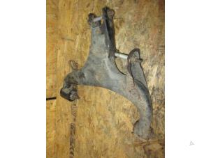 Used Lower wishbone, rear right Landrover Discovery IV (LAS) Price € 60,50 Inclusive VAT offered by Garage Callant